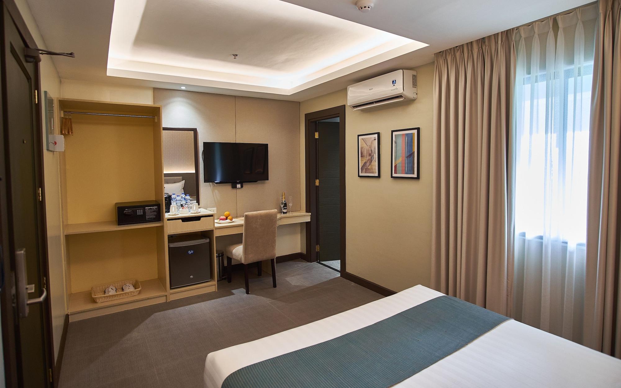 J7 Hotel Iloilo City Exterior photo