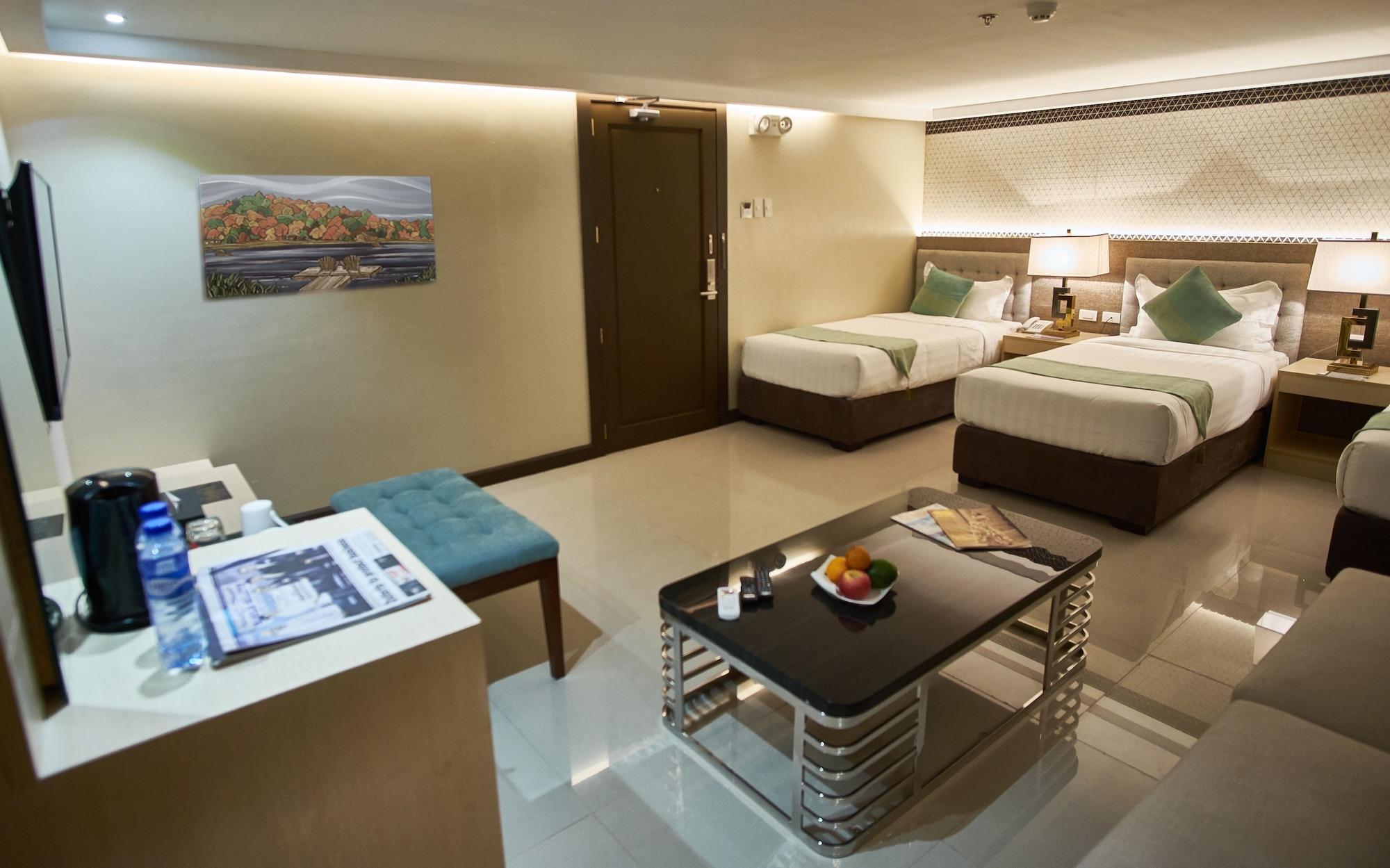 J7 Hotel Iloilo City Exterior photo