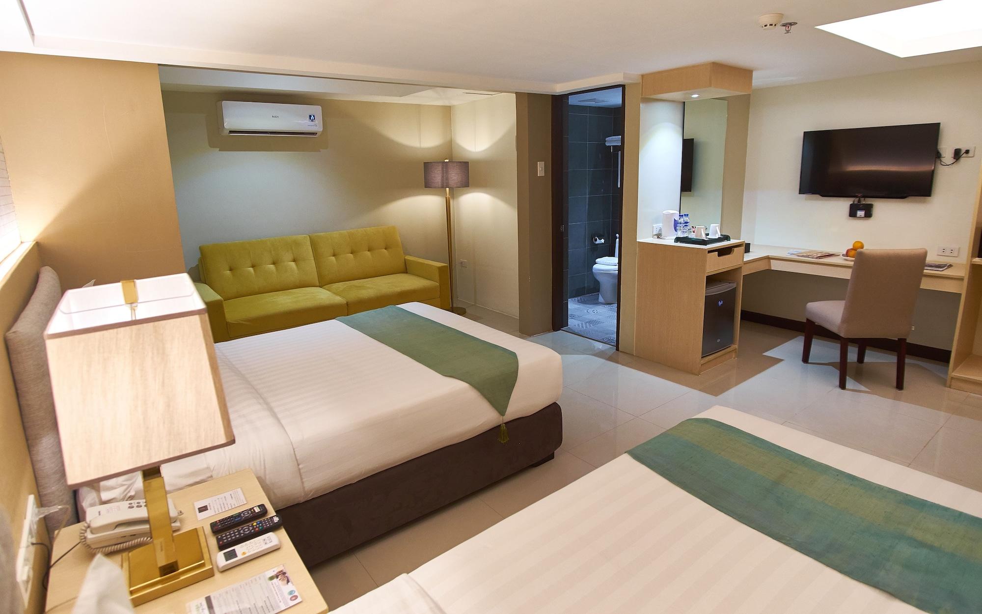 J7 Hotel Iloilo City Exterior photo