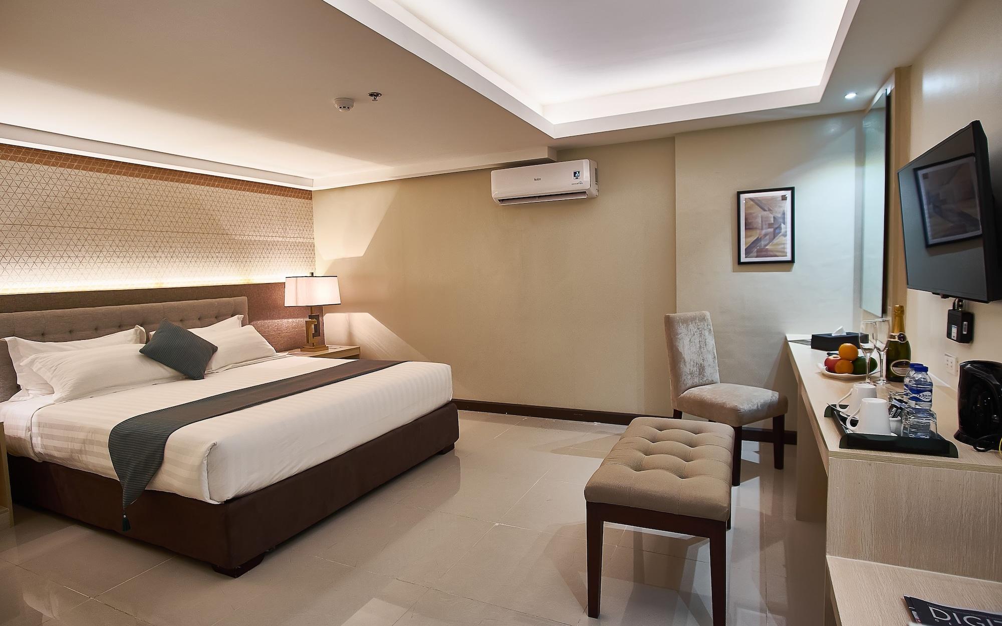 J7 Hotel Iloilo City Exterior photo