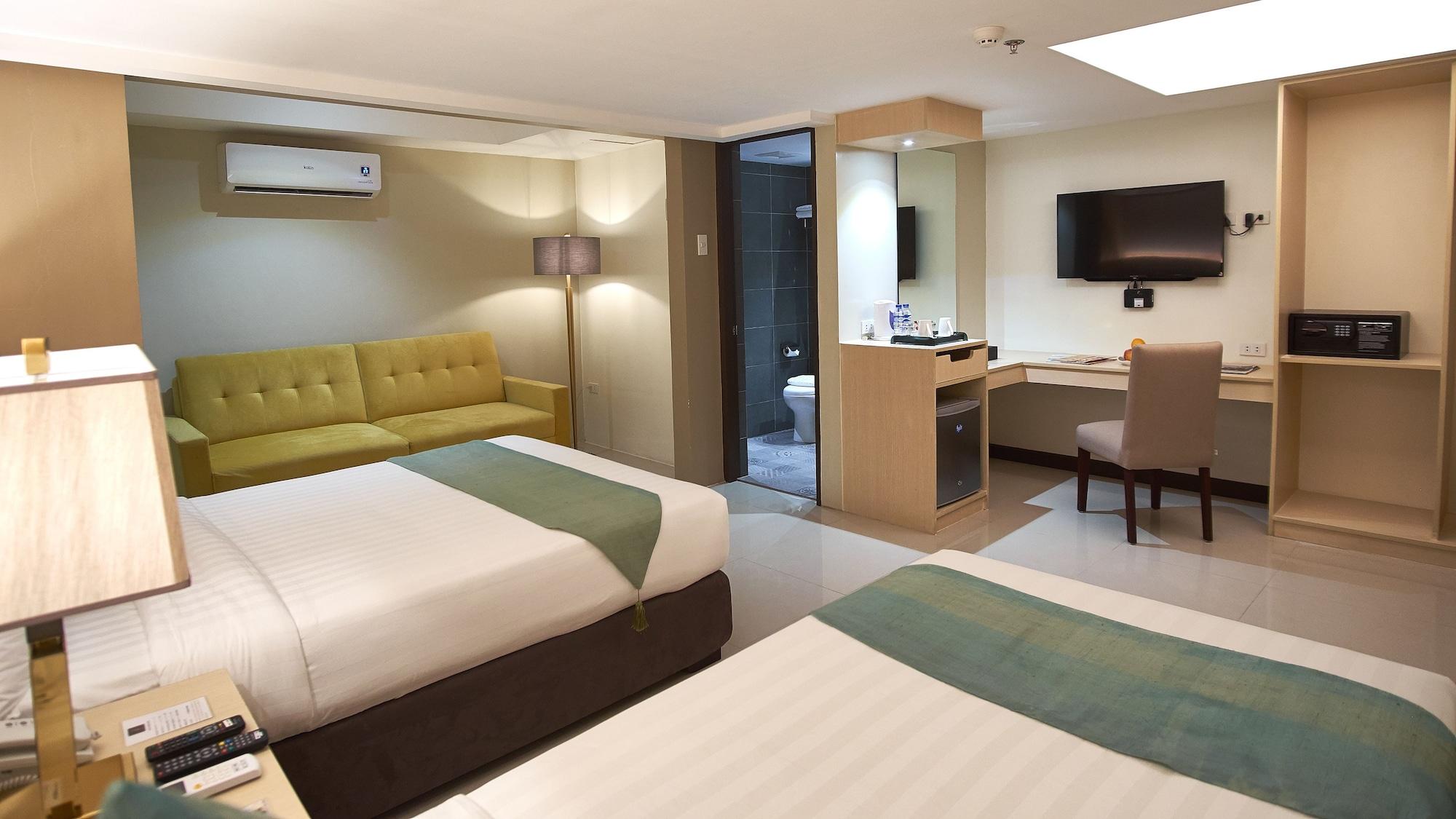 J7 Hotel Iloilo City Exterior photo