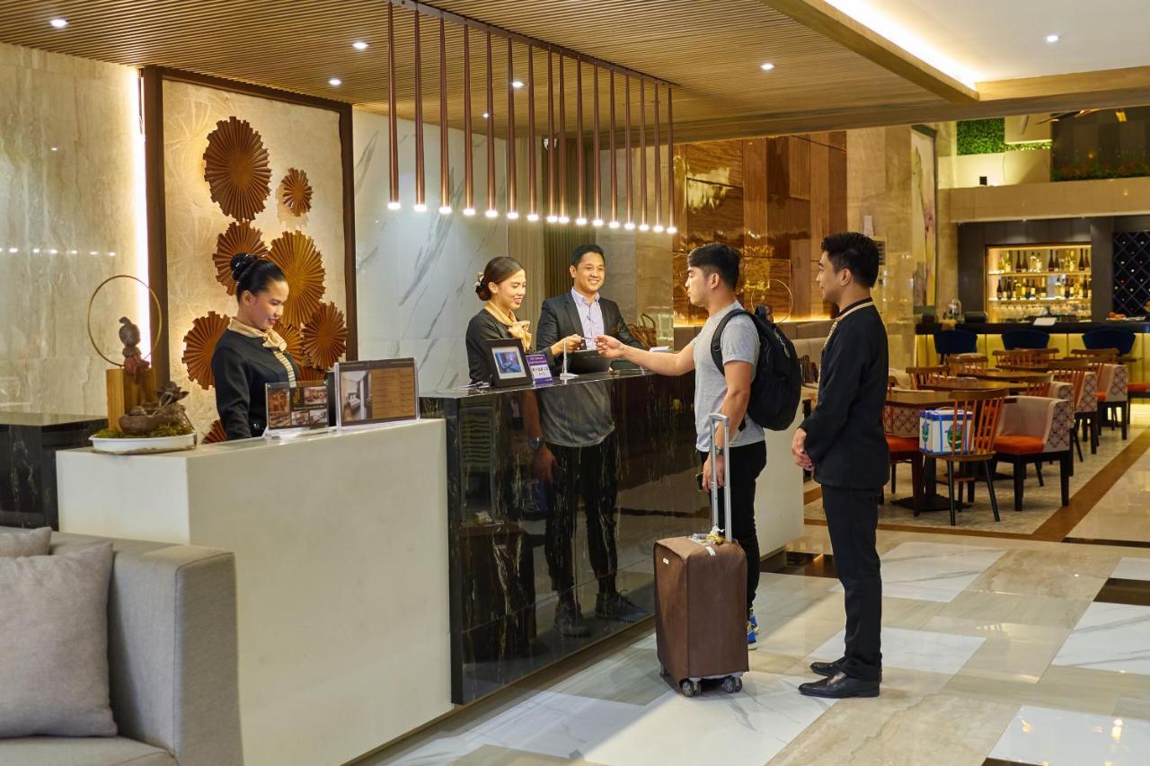 J7 Hotel Iloilo City Exterior photo